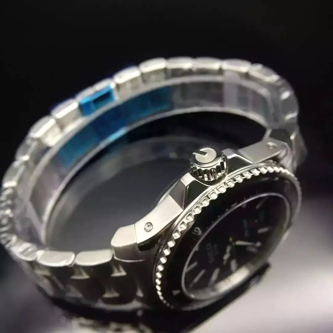 Gucci YA136301 Men's Dive Black Wristwatch 40mm